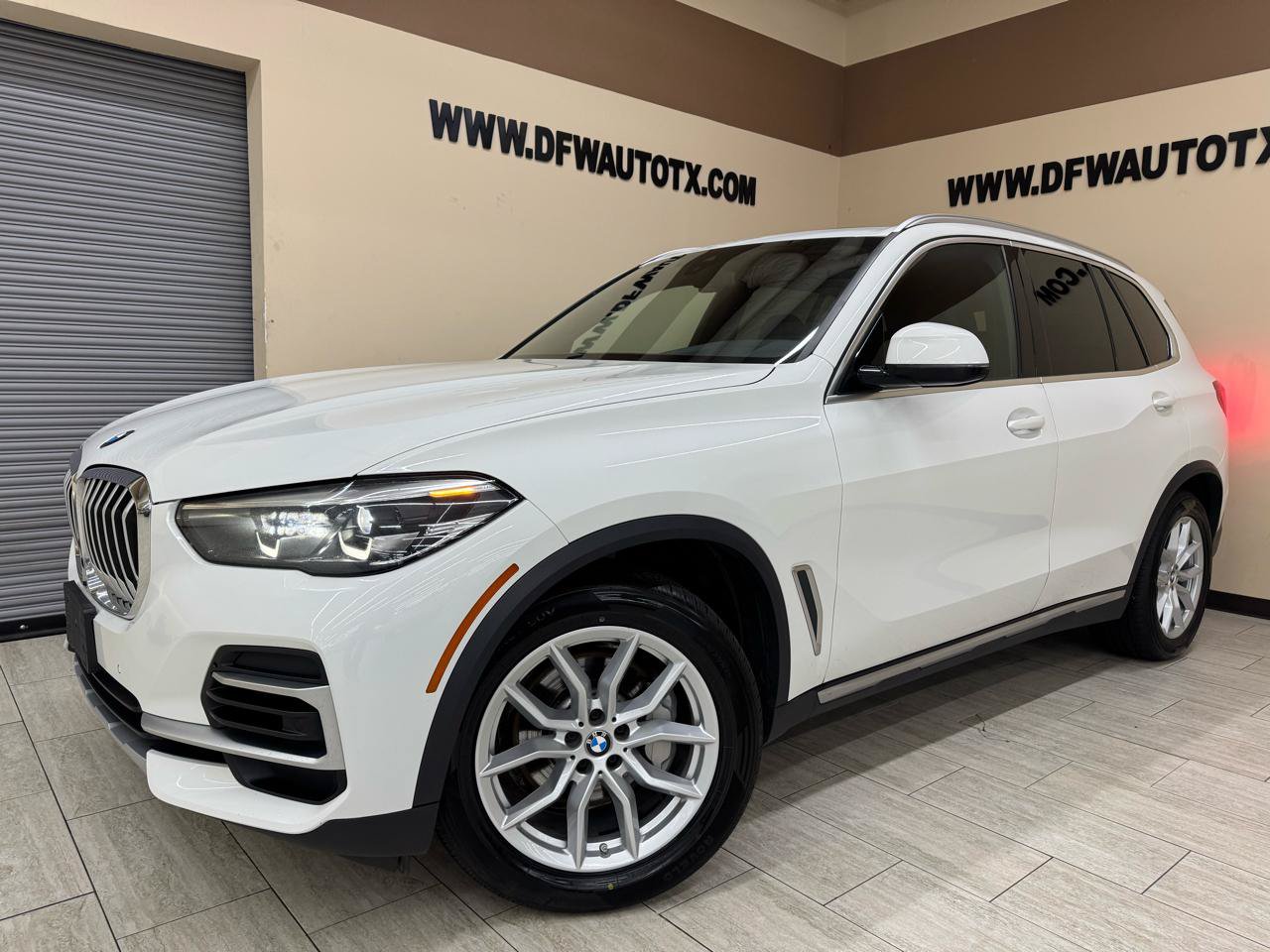 Used 2022 BMW X5 xDrive40i AWD/4WD image 1