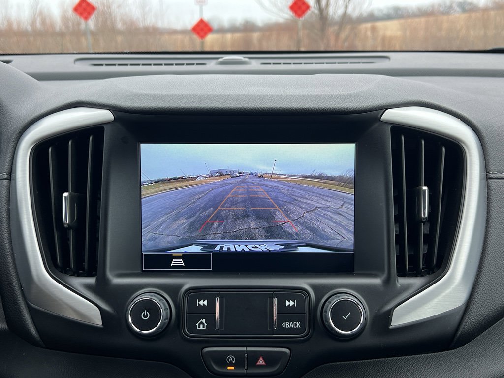 Used 2024 GMC Terrain SLE w/ Driver Convenience Package image 26