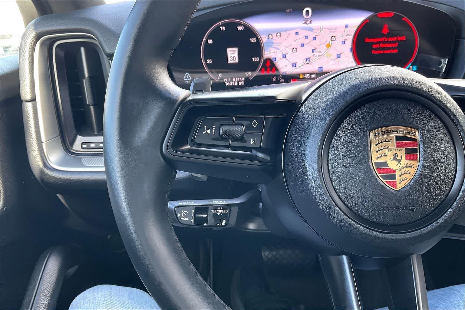 Used 2025 Porsche Cayenne Coupe AWD/4WD image 24