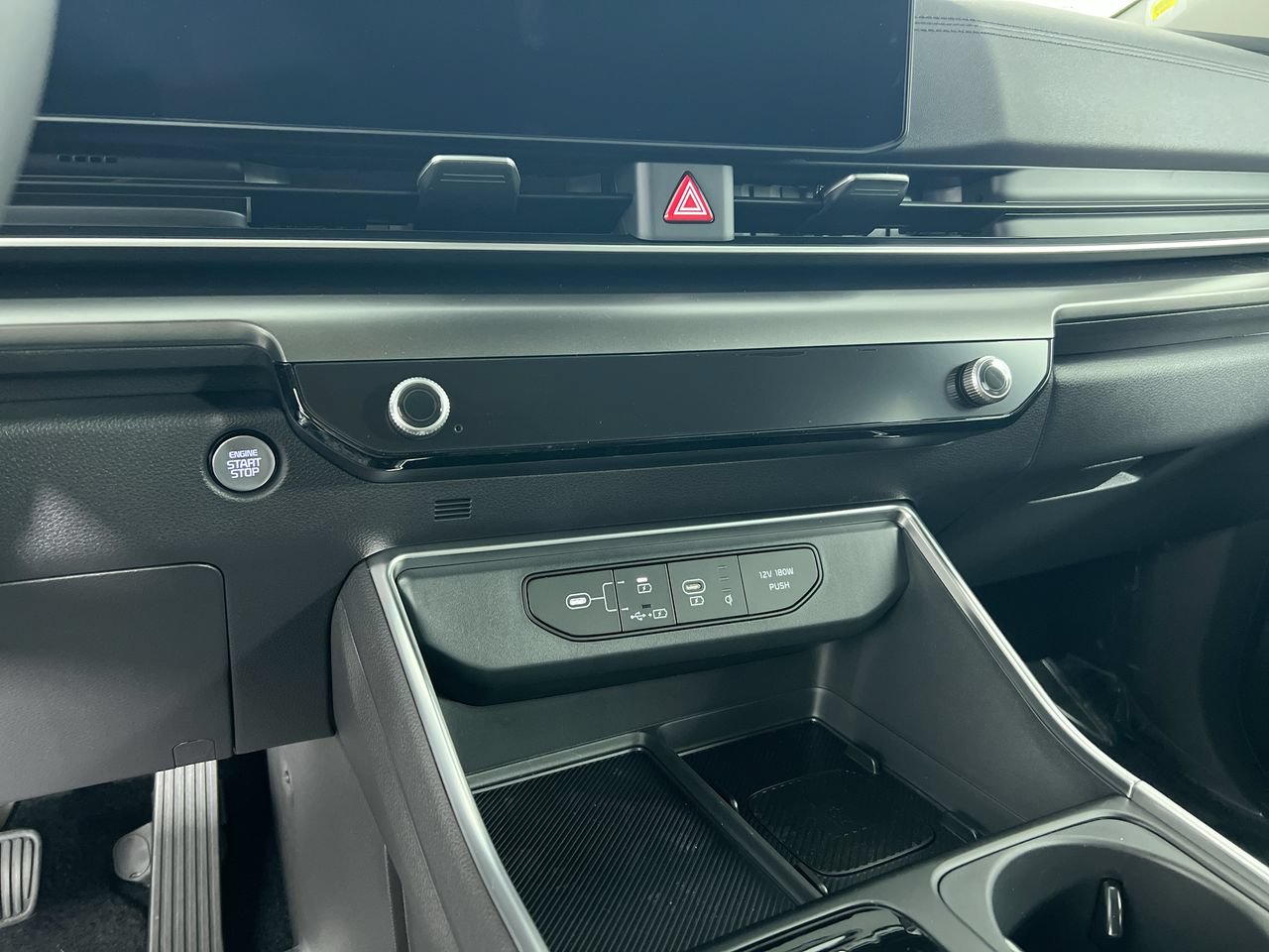 New 2027 Kia Carnival SX Prestige FWD image 26