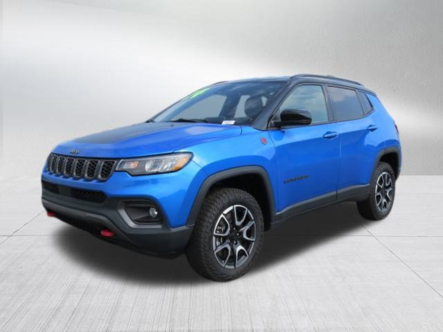 Used 2024 Jeep Compass Trailhawk image 4