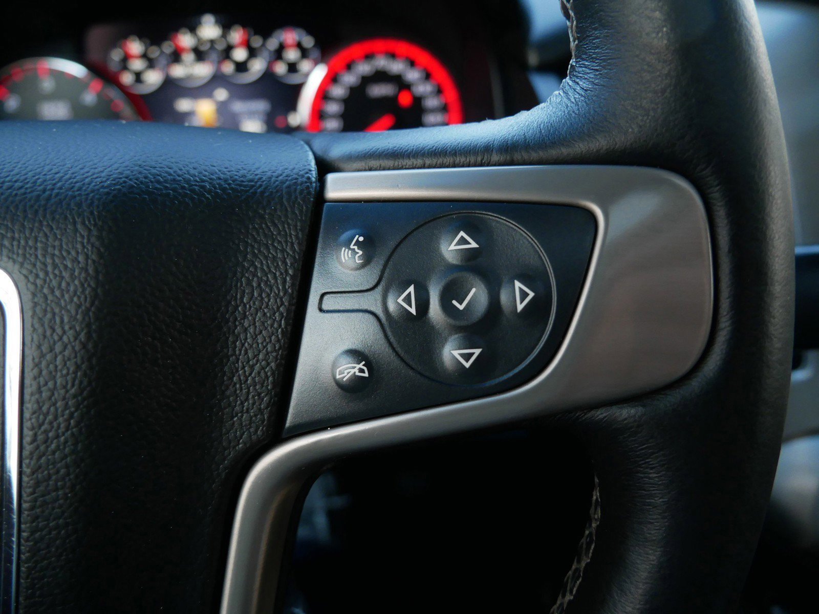 Used 2015 GMC Yukon Denali w/ Open Road Package image 29