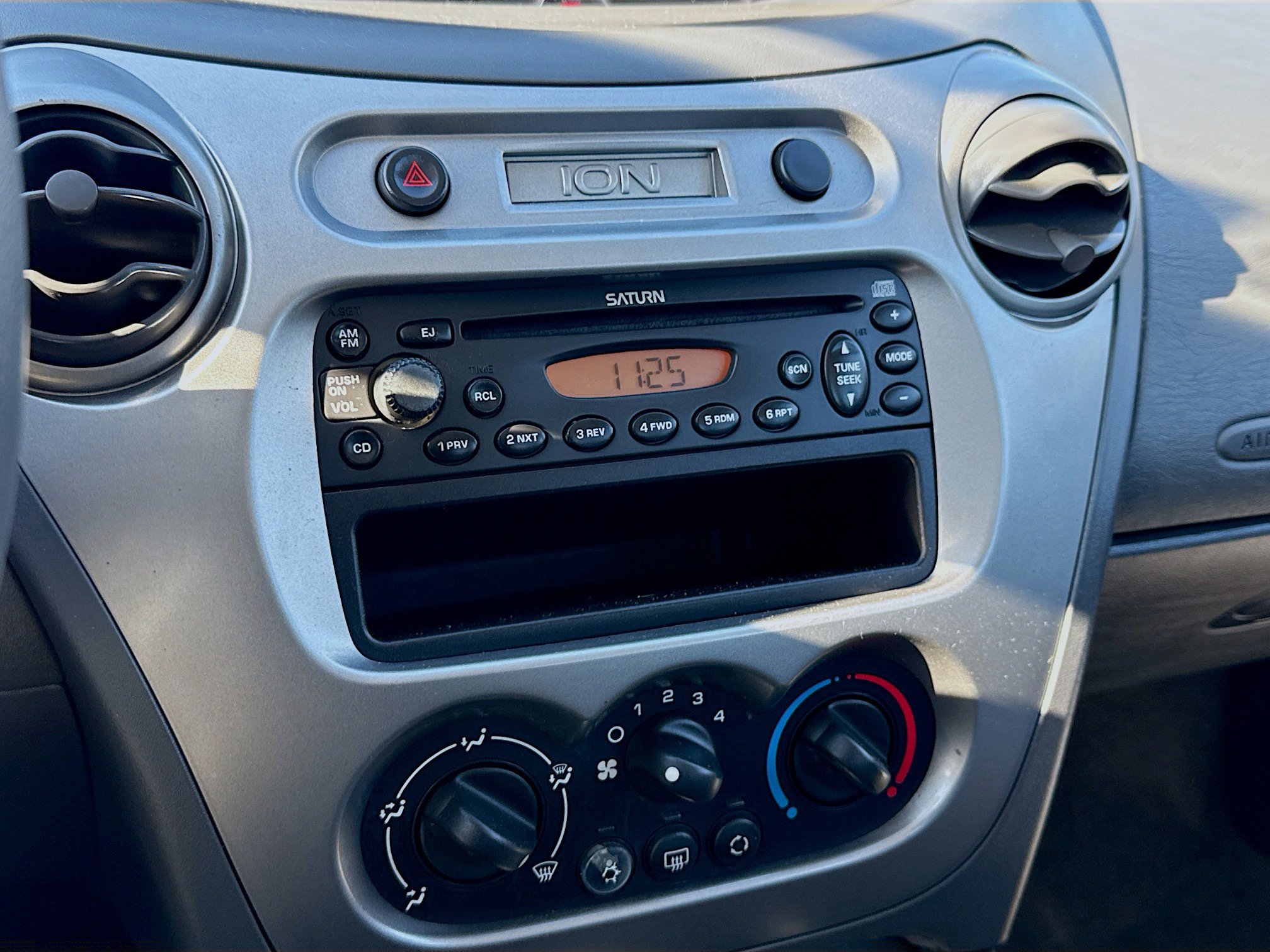 Used 2005 Saturn ION Level 2 w/ Power Pkg image 10