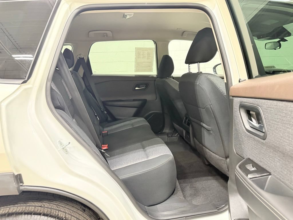 Used 2023 Nissan Rogue SV AWD/4WD image 39