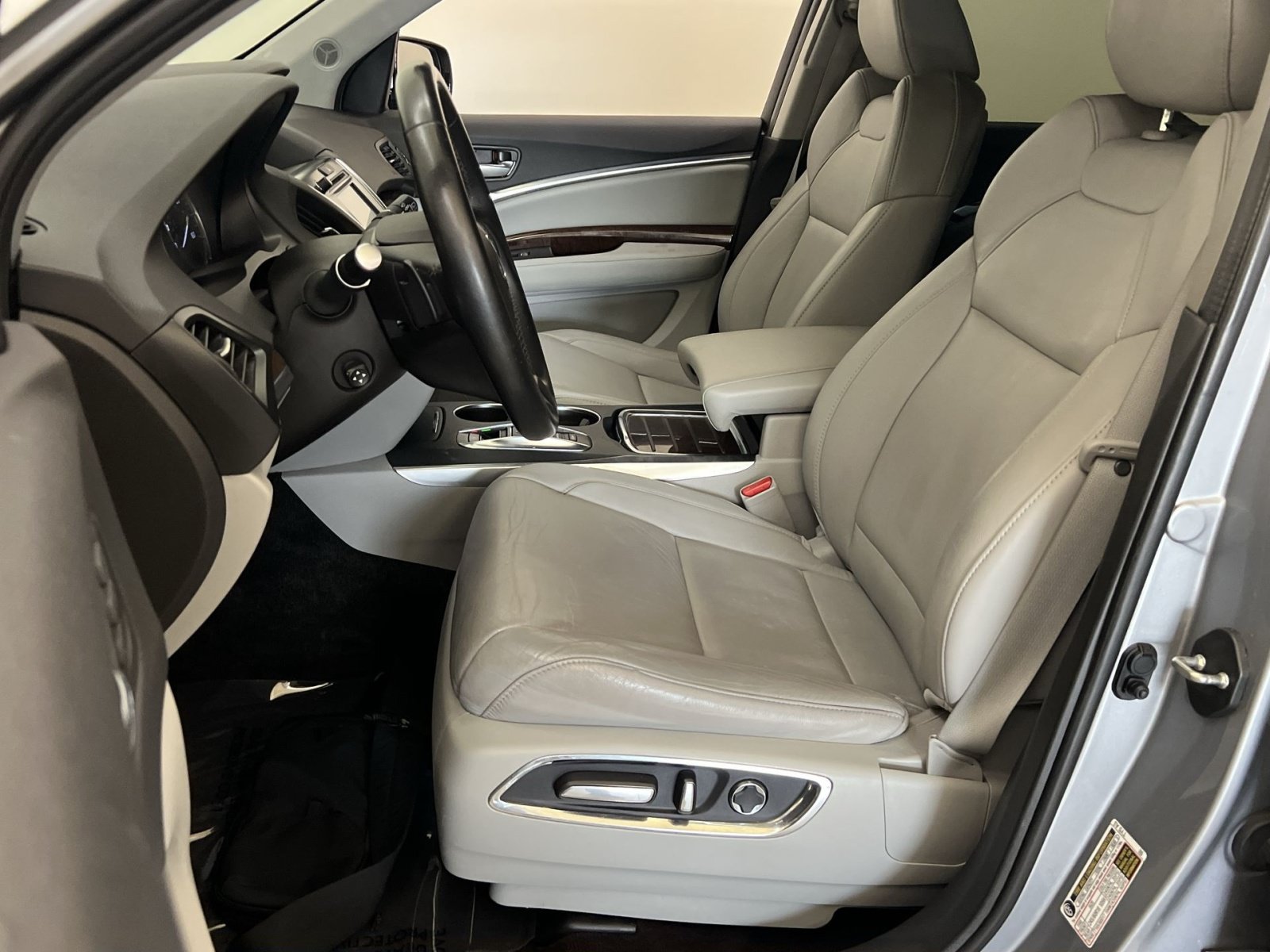 Used 2019 Acura MDX SH-AWD image 12