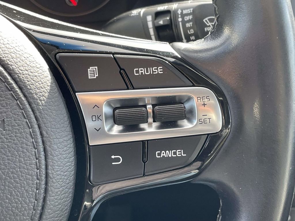 Used 2018 Kia Cadenza Premium image 11