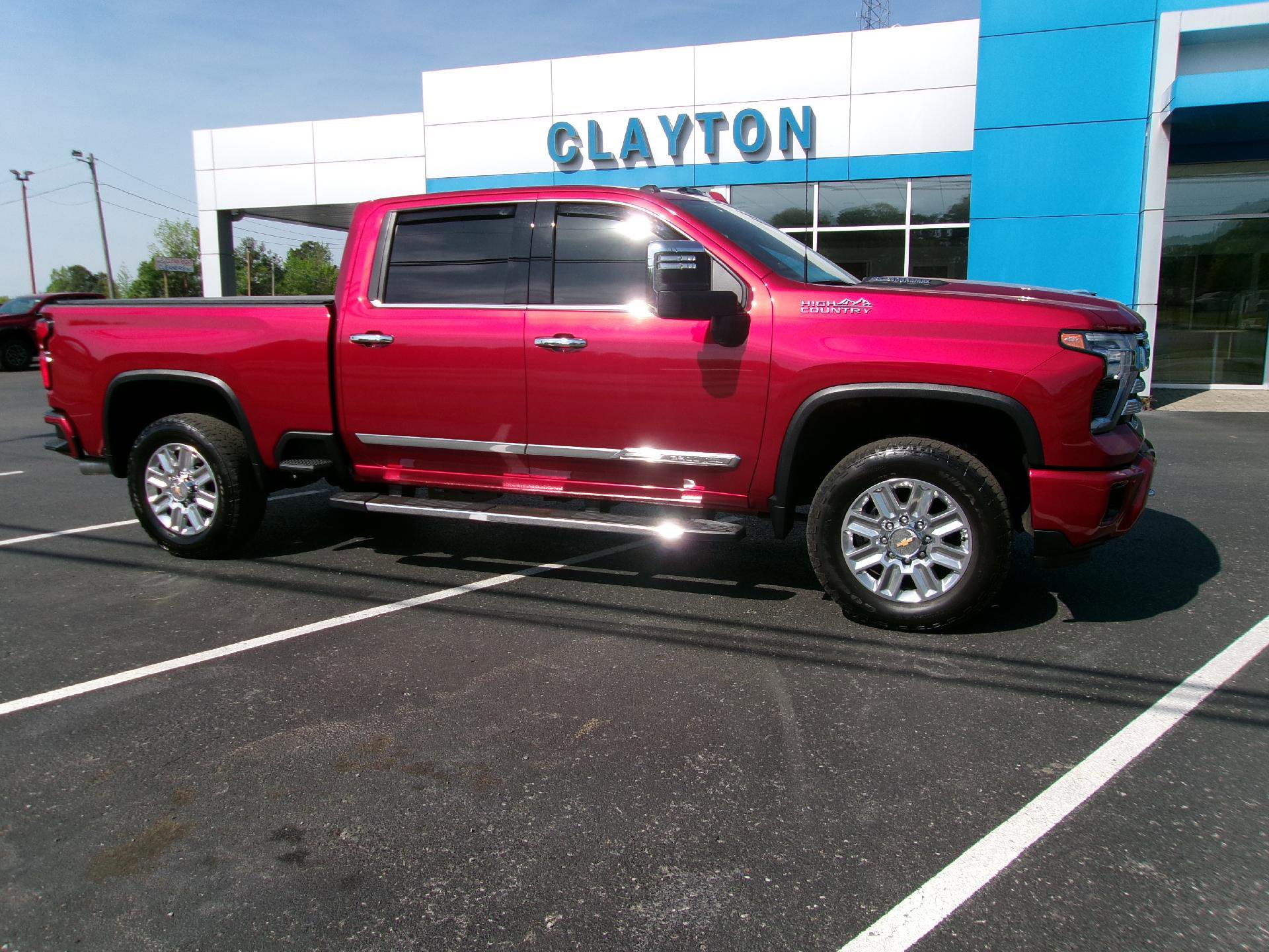 Used 2025 Chevrolet Silverado 2500 High Country w/ High Country Premium Package AWD/4WD image 2