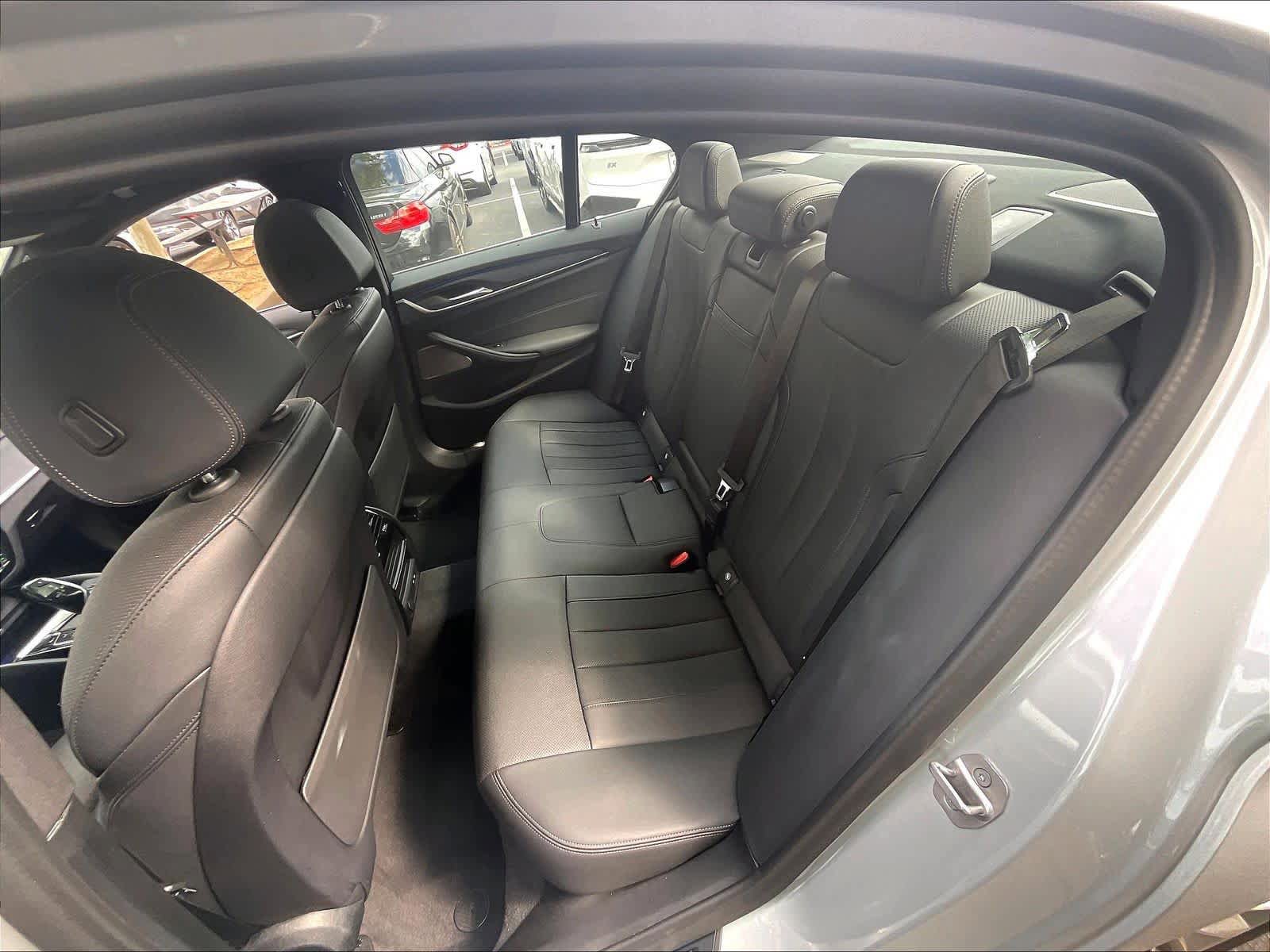 Used 2021 BMW 540i w/ Premium Package image 27