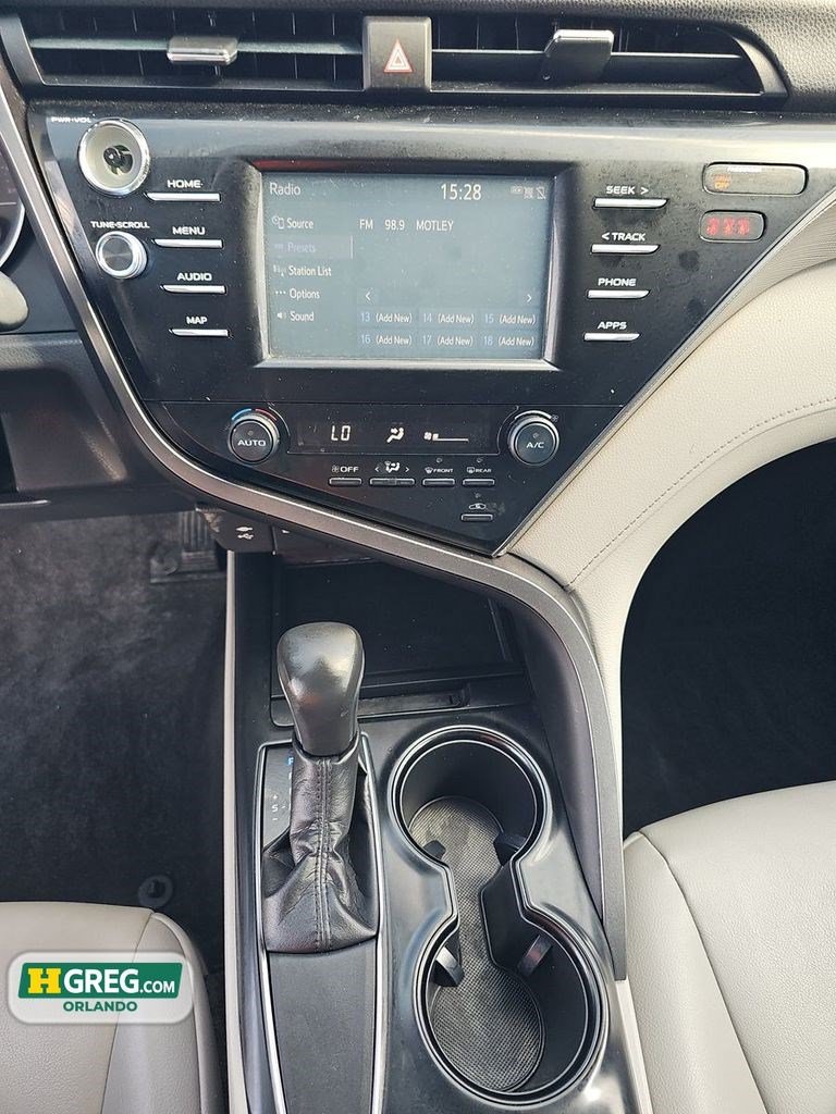 Used 2019 Toyota Camry SE FWD image 15