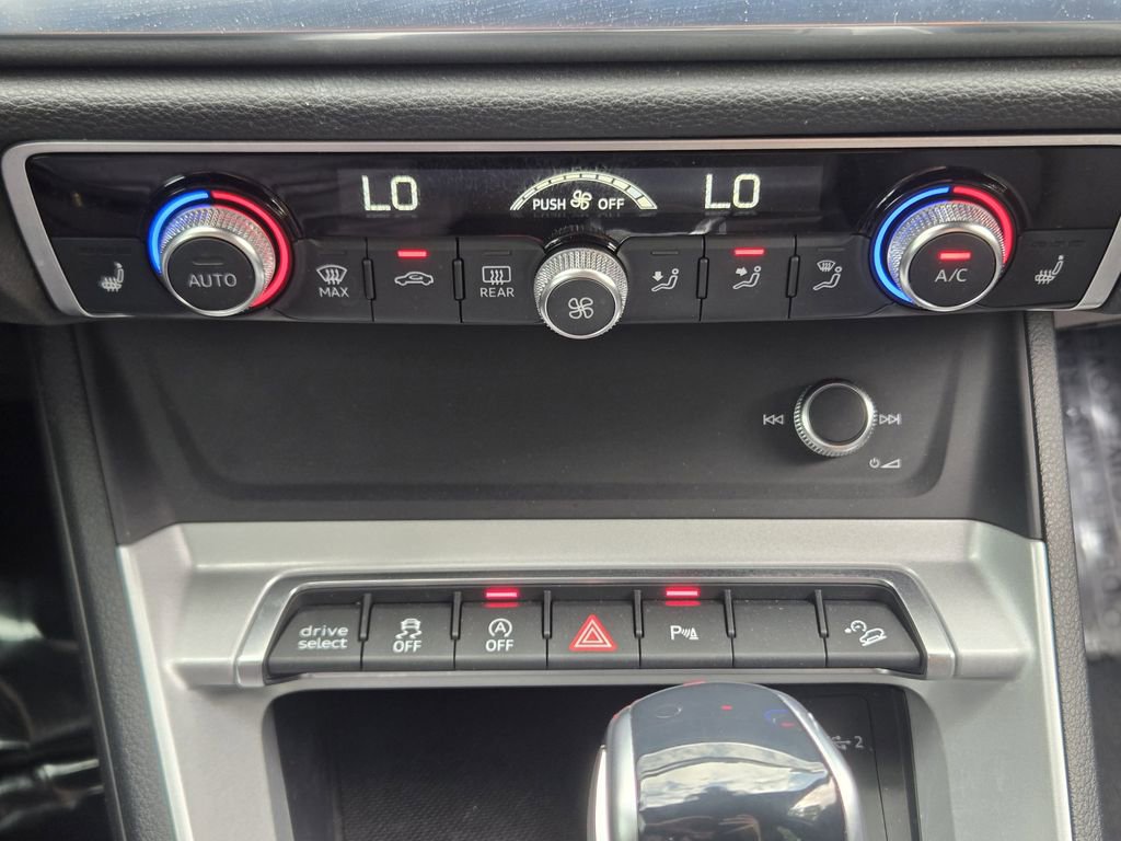 Certified 2024 Audi Q3 2.0T Premium image 24