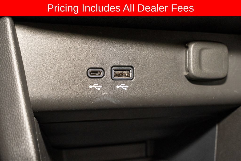 Used 2025 Buick Encore GX Avenir w/ Avenir Convenience Package FWD image 17