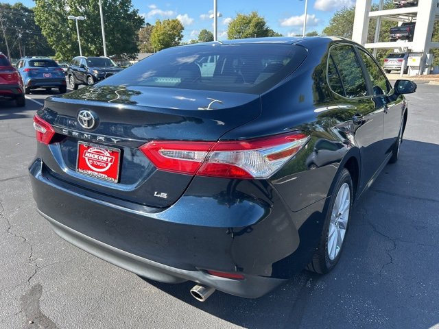 Used 2018 Toyota Camry SE image 5