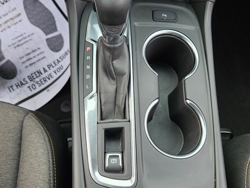 Used 2024 Chevrolet Equinox LT image 19