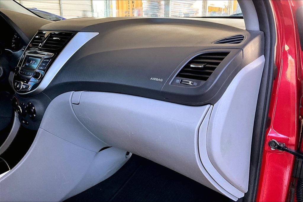 Used 2015 Hyundai Accent Sport image 18