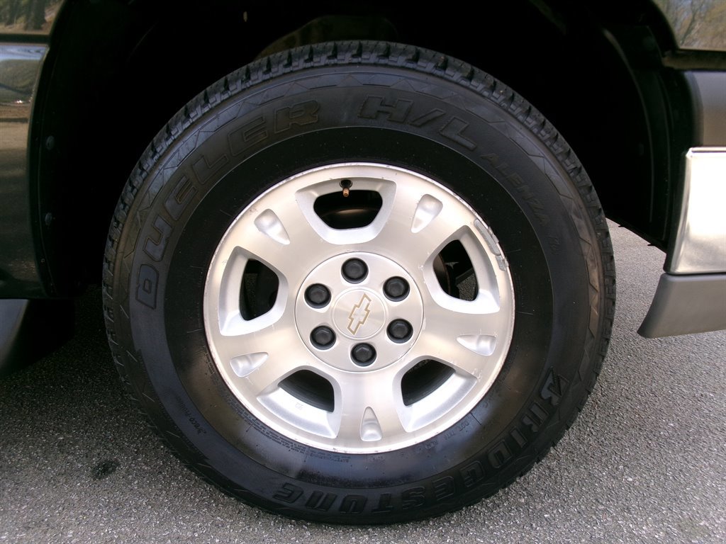 Used 2003 Chevrolet Avalanche 4x4 w/ Suspension Package, Off-Road image 53