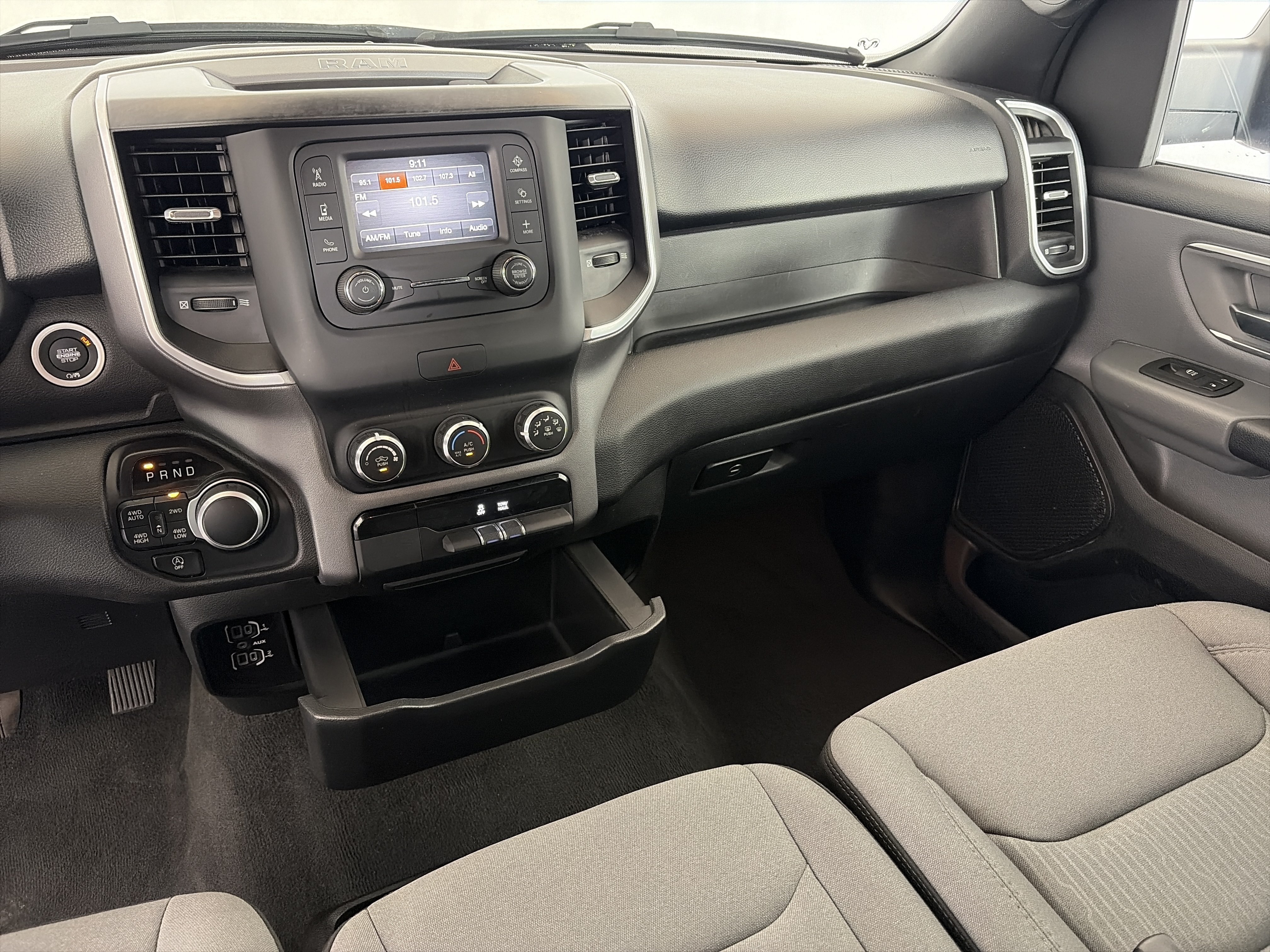 Used 2022 RAM 1500 Big Horn AWD/4WD image 4