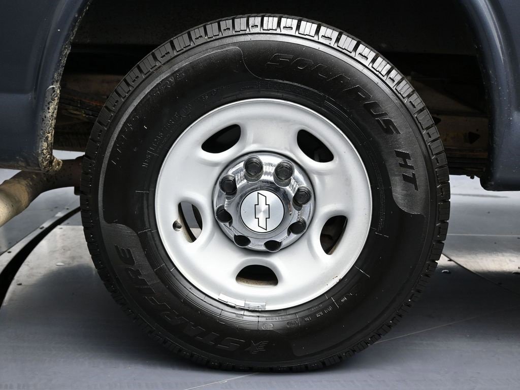 Used 2017 Chevrolet Express 3500 LT w/ LT Preferred Equipment Group image 12