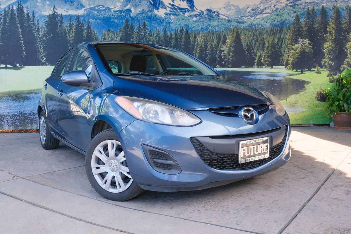 Used 2014 MAZDA MAZDA2 Sport FWD image 3