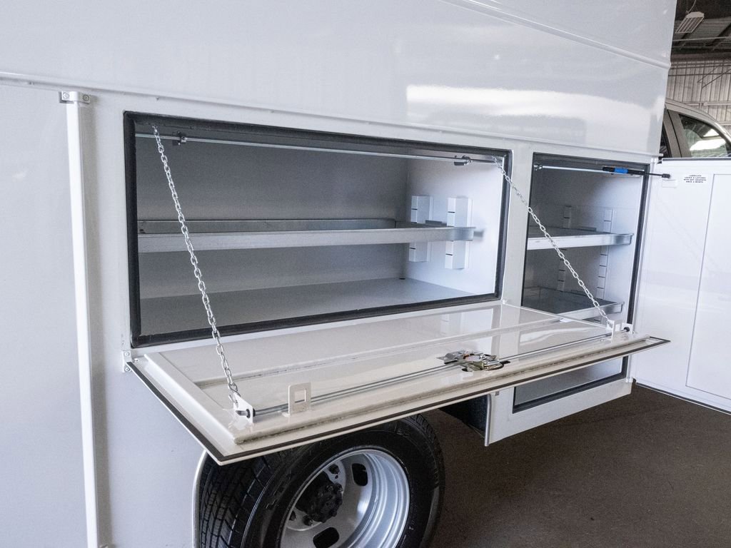 New 2026 Ford F350 XL w/ XL Chrome Package image 28