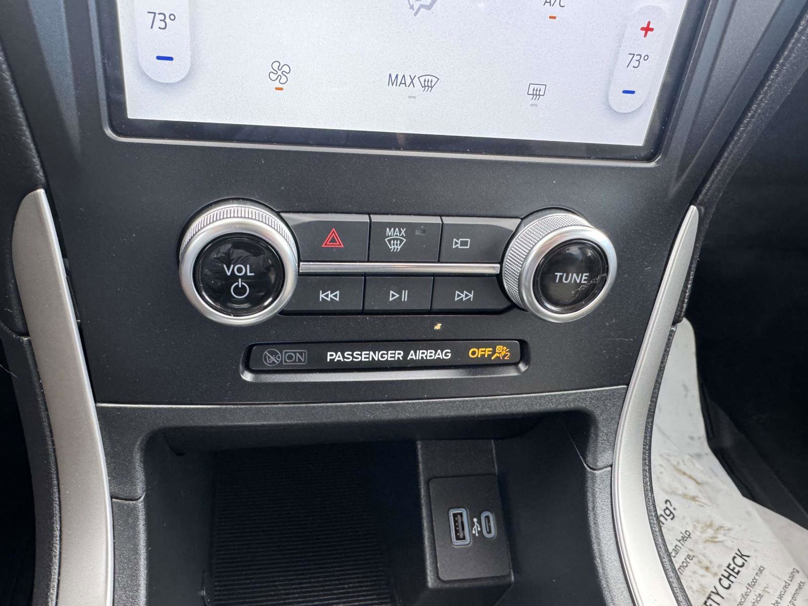 Certified 2024 Ford Edge SE image 31