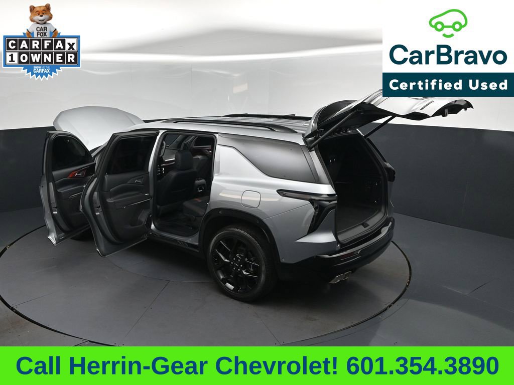 Certified 2026 Chevrolet Traverse RS w/ LPO, Floor Liner Package FWD image 2