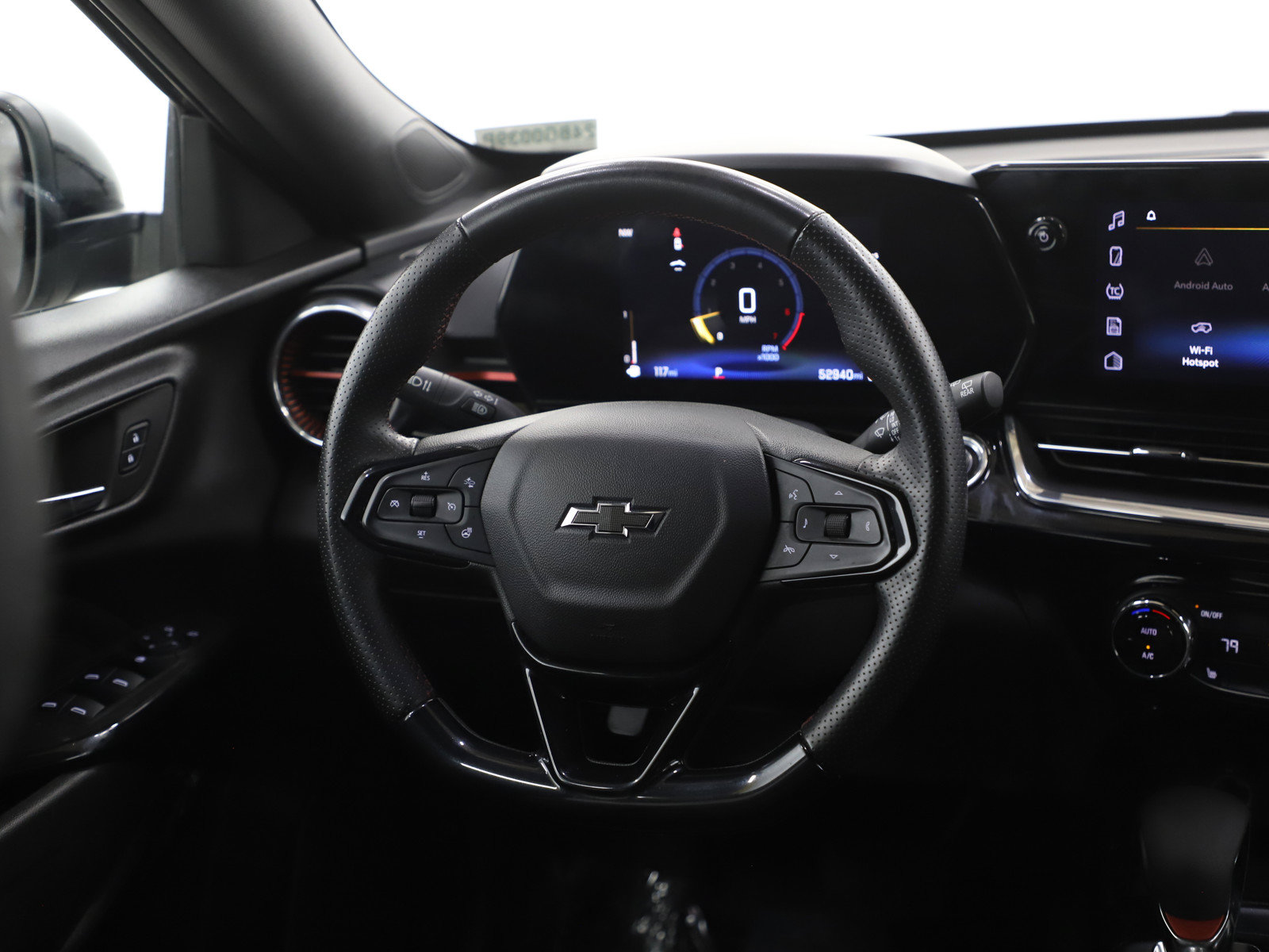 Used 2024 Chevrolet Trax RS FWD image 15