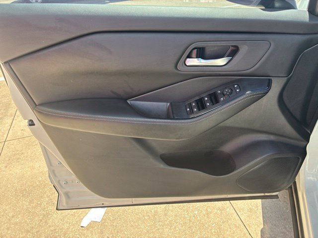 Used 2024 Nissan Rogue SV FWD image 19
