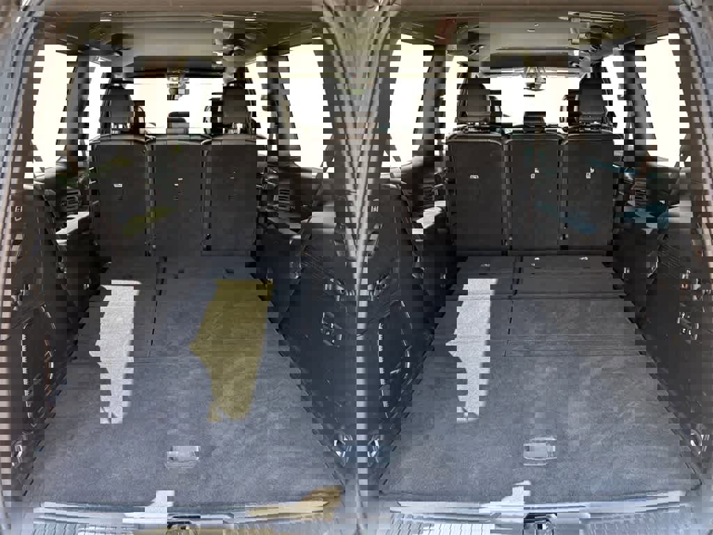 Used 2023 Jeep Wagoneer Series III w/ Preferred Equipment Group image 19