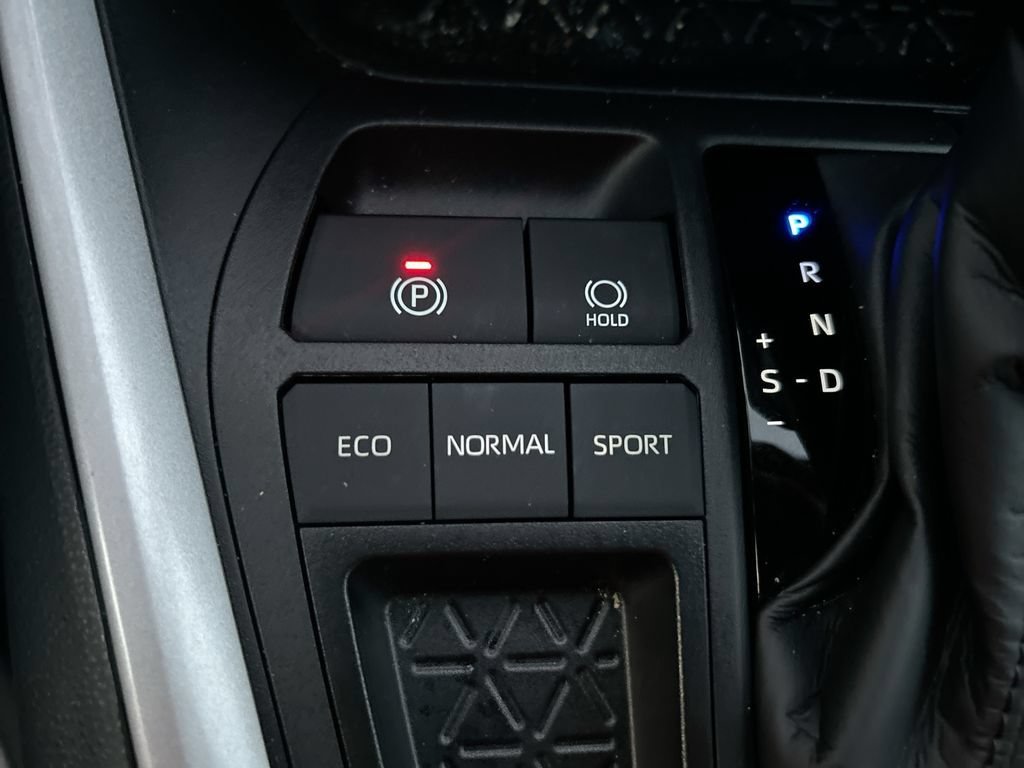Certified 2025 Toyota RAV4 XLE w/ Convenience Package FWD image 35