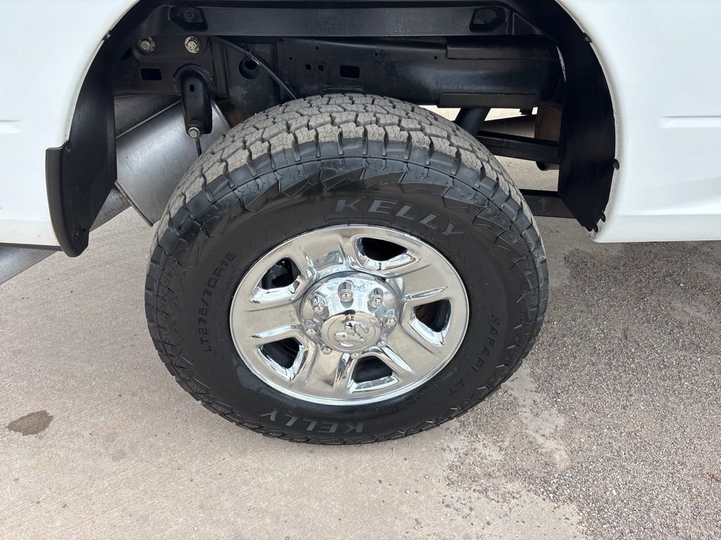 Used 2018 RAM 2500 Tradesman w/ Chrome Appearance Group image 11
