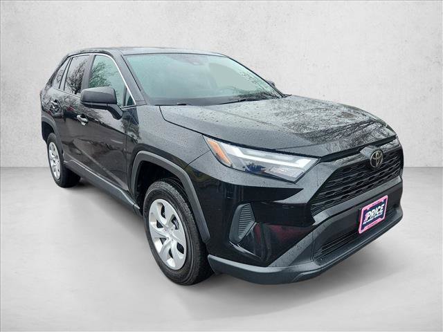 Used 2024 Toyota RAV4 LE AWD/4WD image 7