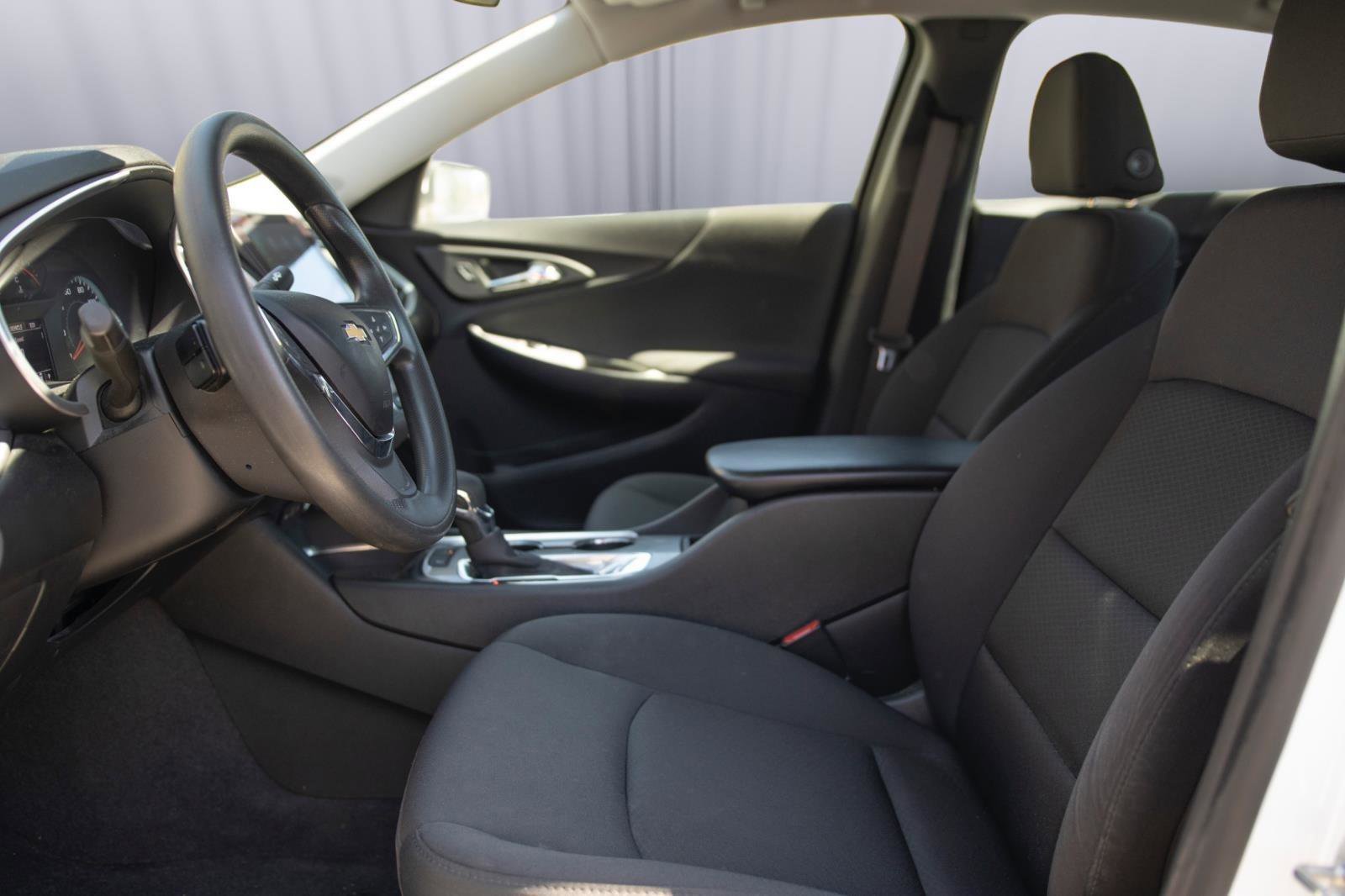 Used 2021 Chevrolet Malibu LS FWD image 2