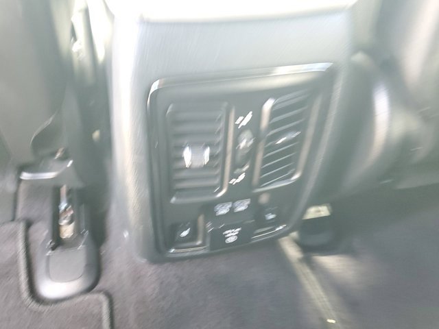 Used 2018 Jeep Grand Cherokee Limited image 18