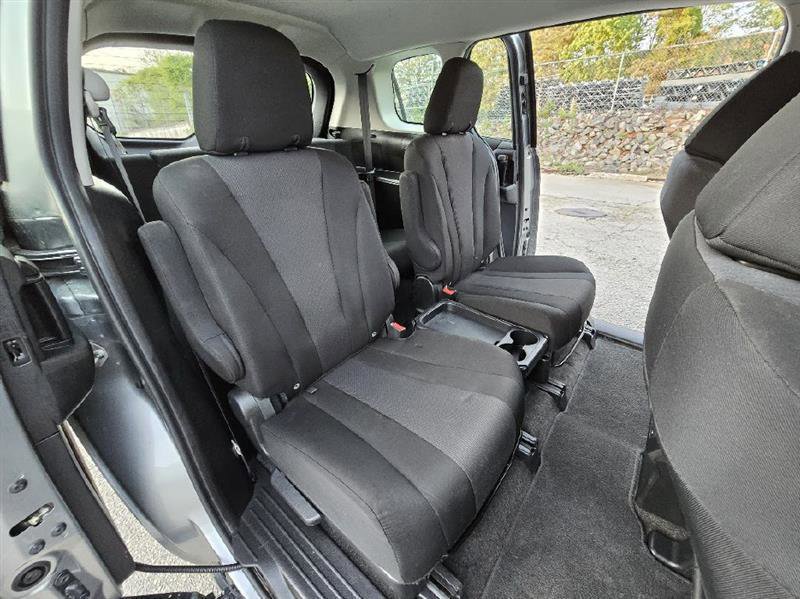 Used 2014 MAZDA MAZDA5 Sport FWD image 19