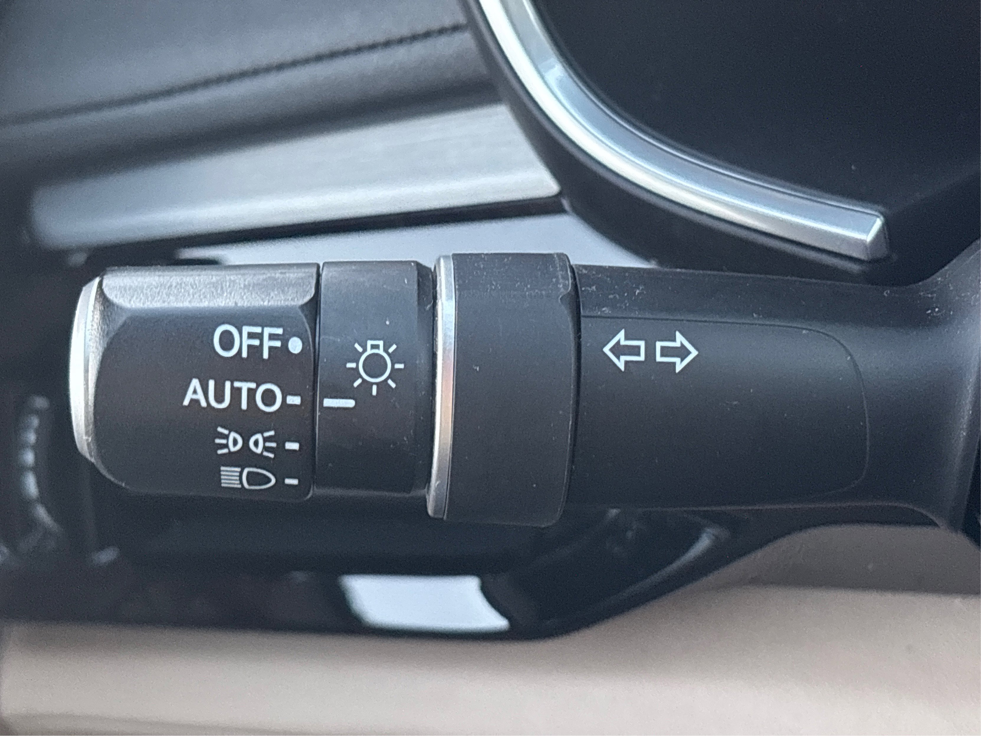 Used 2024 Acura MDX SH-AWD w/ Technology Package image 21