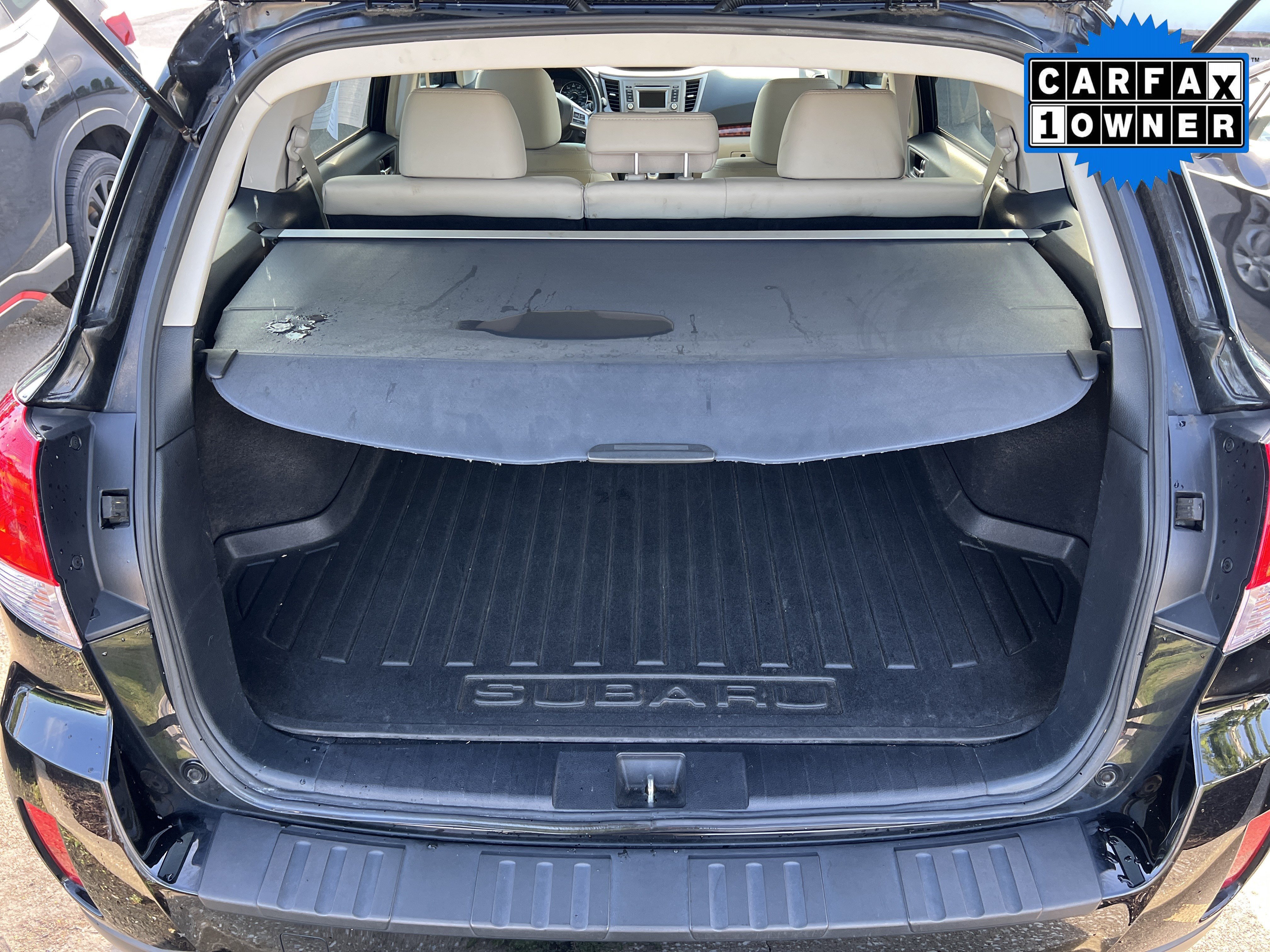 Used 2012 Subaru Outback 3.6R Limited w/ Moonroof Pkg AWD/4WD image 12