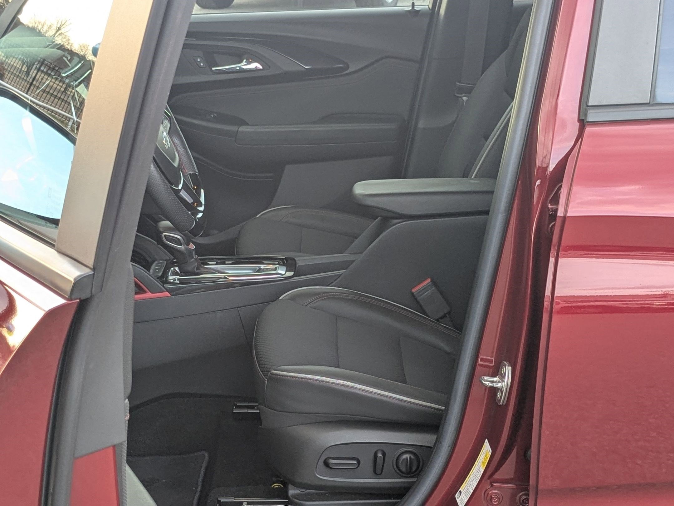 Used 2022 Chevrolet TrailBlazer RS w/ Technology Package image 11