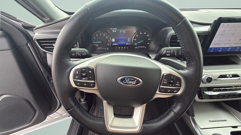 Used 2022 Ford Explorer XLT w/ Equipment Group 202A image 24