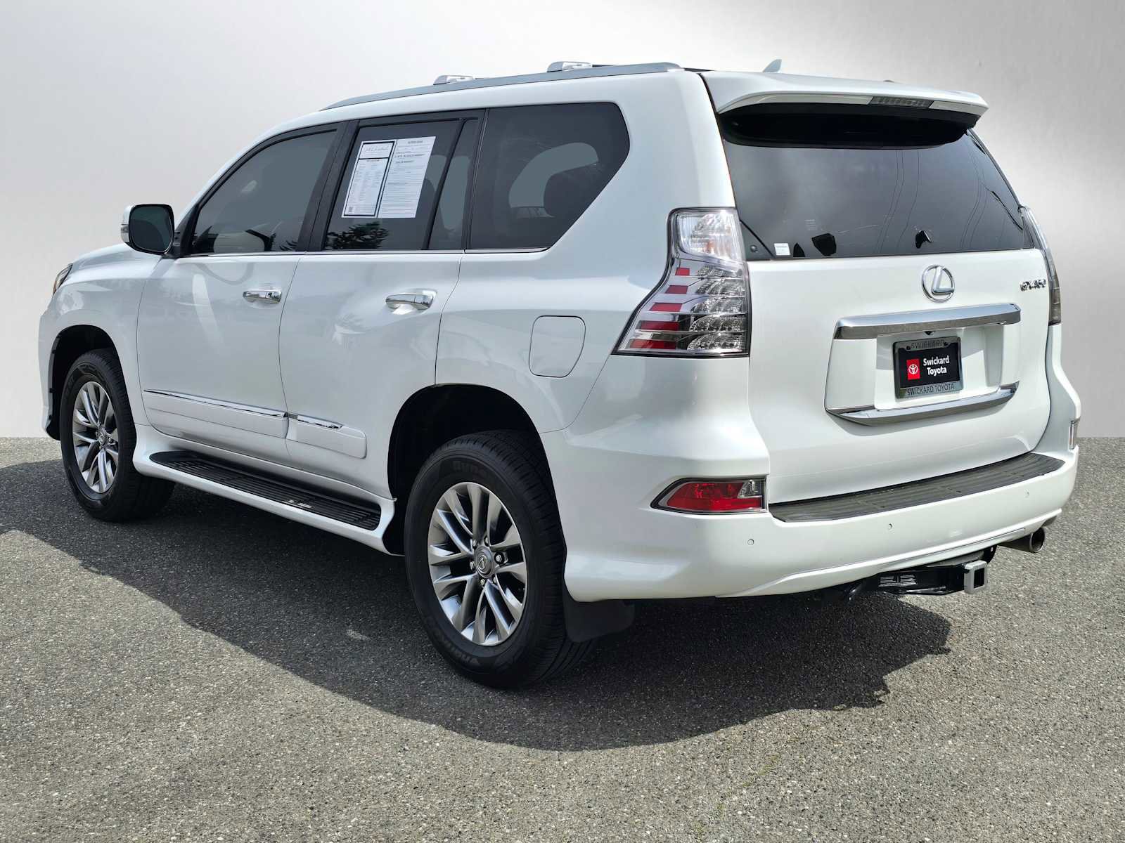 Used 2015 Lexus GX 460 w/ Premium Package AWD/4WD image 5