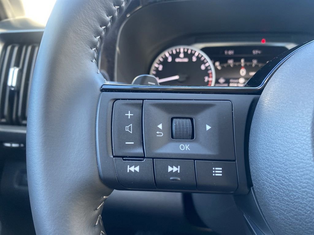 New 2025 Nissan Pathfinder SL image 16