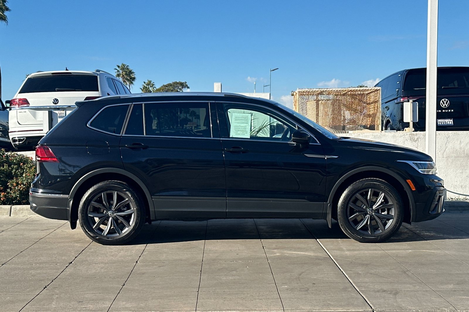 Used 2022 Volkswagen Tiguan SE image 4