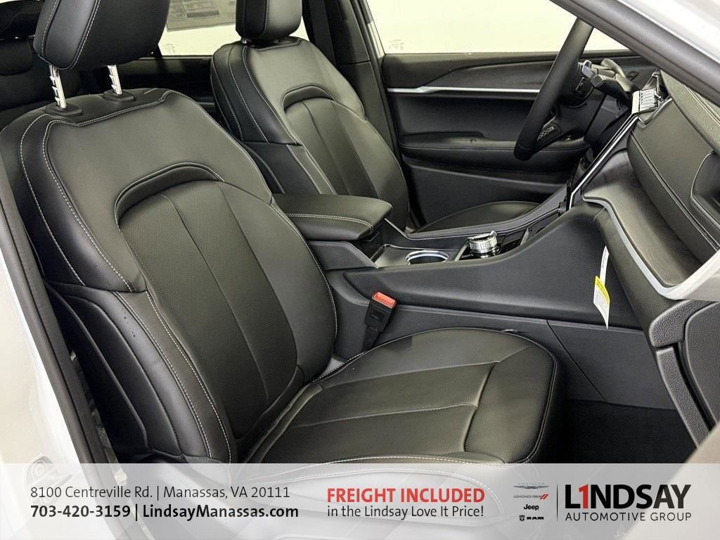 New 2025 Jeep Grand Cherokee Limited w/ Luxury Tech Group II image 13