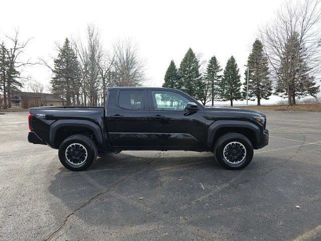 Used 2024 Toyota Tacoma TRD Off-Road image 7