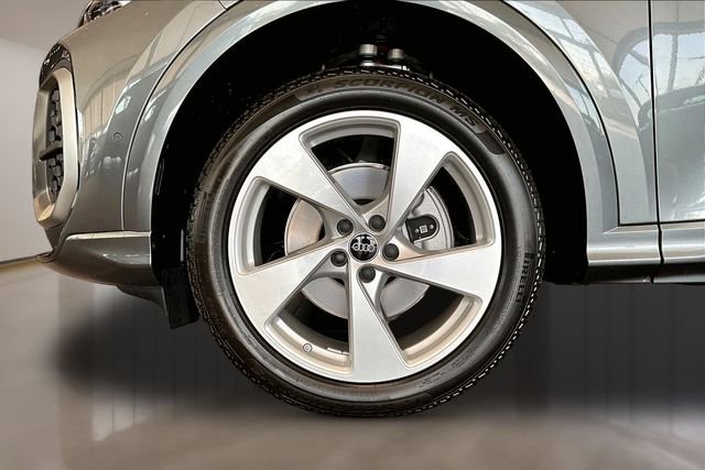 New 2025 Audi Q5 Premium Plus AWD/4WD image 12