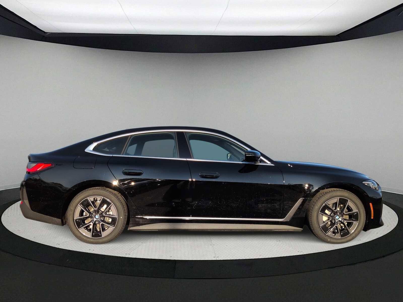 New 2026 BMW i4 xDrive40i image 9