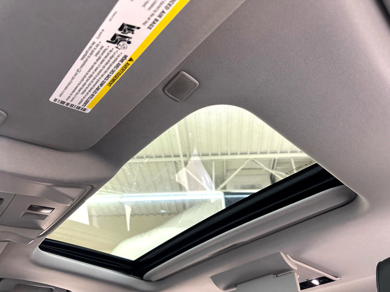 Used 2018 Cadillac Escalade Premium Luxury image 36