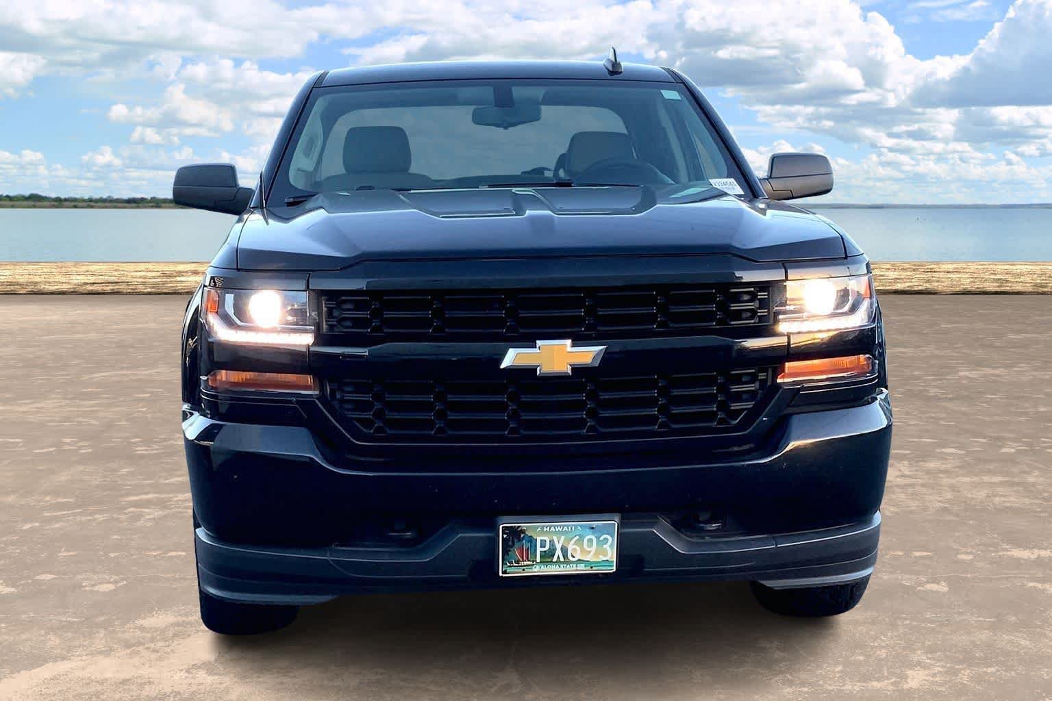 Used 2018 Chevrolet Silverado 1500 Custom w/ Custom Value Package RWD image 6