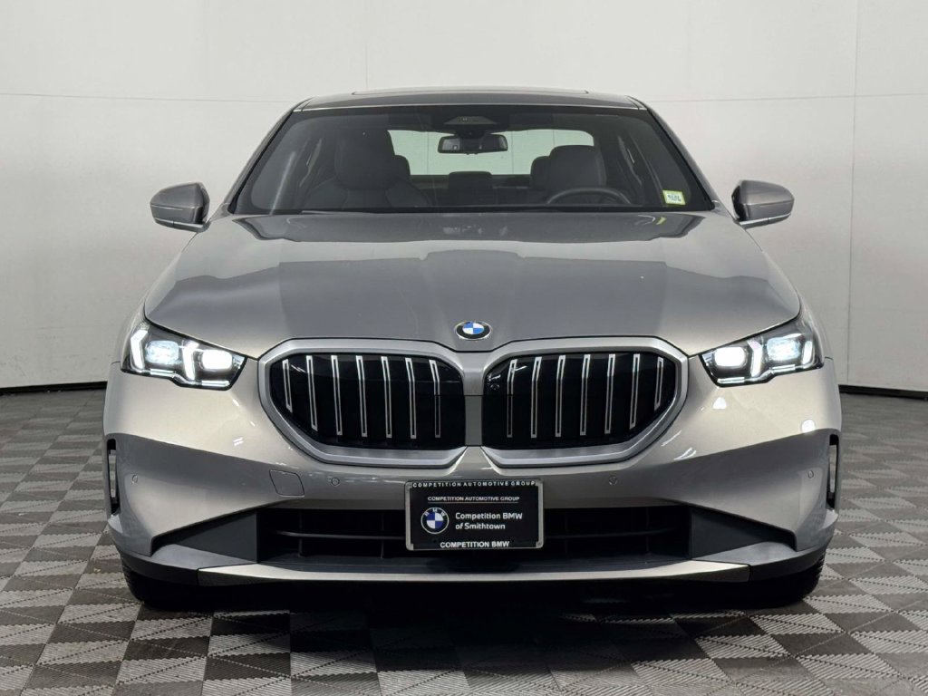 Used 2026 BMW 530i xDrive w/ Premium Package AWD/4WD image 6