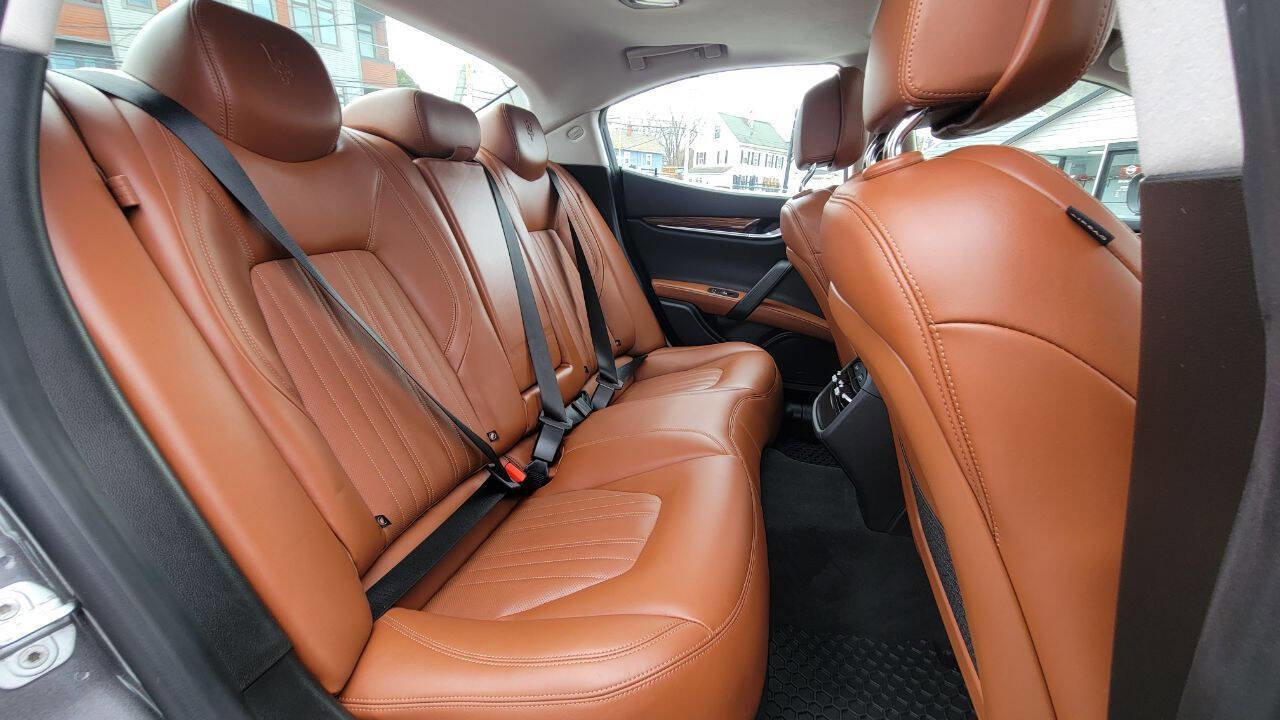 Used 2018 Maserati Ghibli S GranLusso image 23