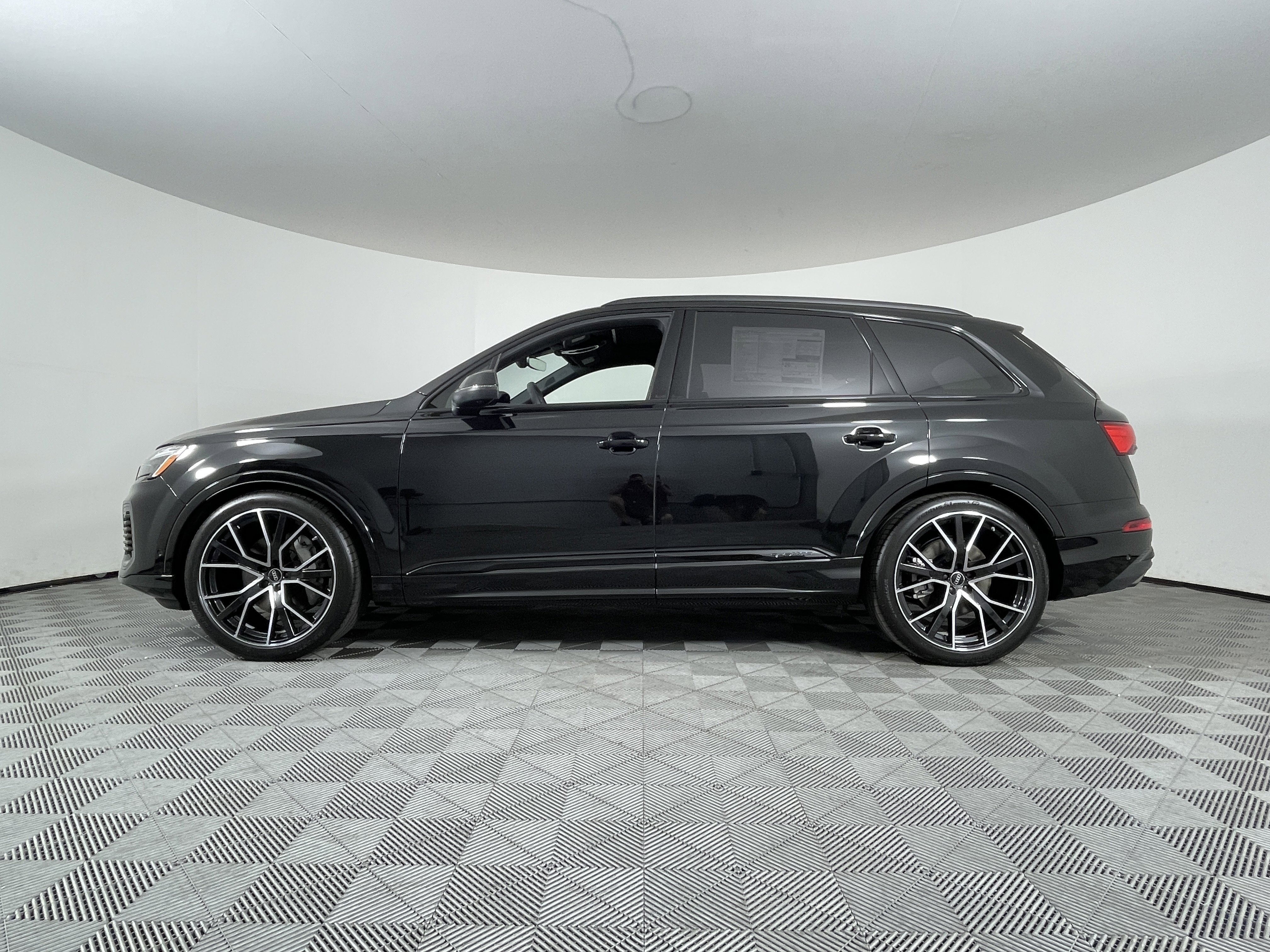 New 2025 Audi Q7 3.0T Prestige image 11